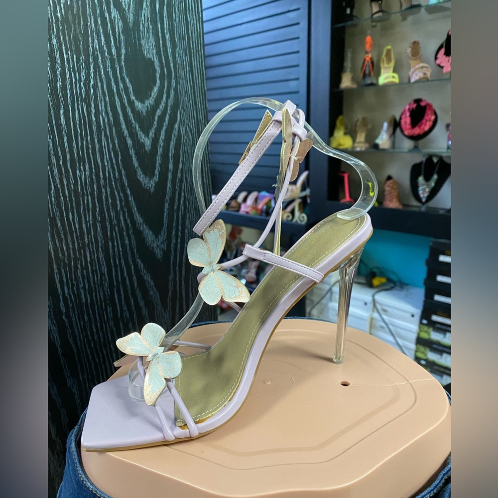 NEW ankle strap sandal, clear heel butterfly accent - Picture 3 of 4
